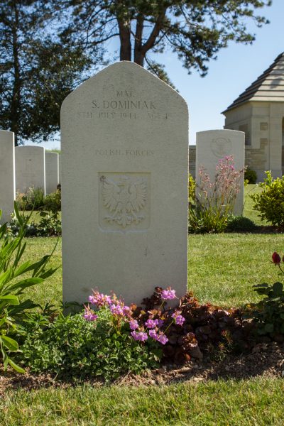 Ryes War Cemetery