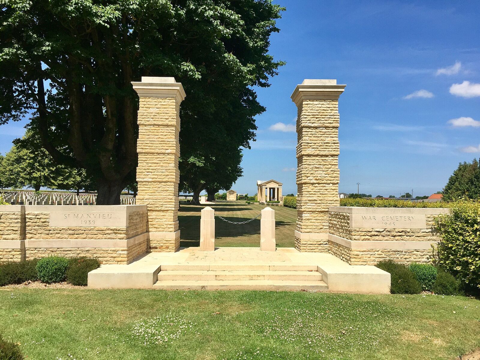 Saint-Manvieu War Cemetery